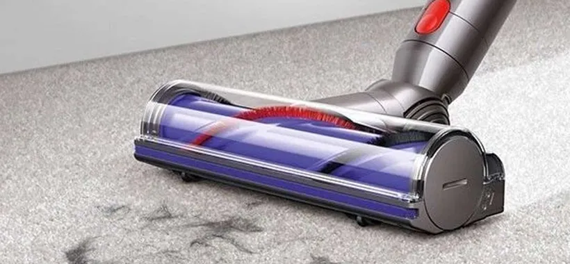 L'aspirapolvere Dyson V8 Advanced a meno di 200€ è l'affare del giorno su eBay