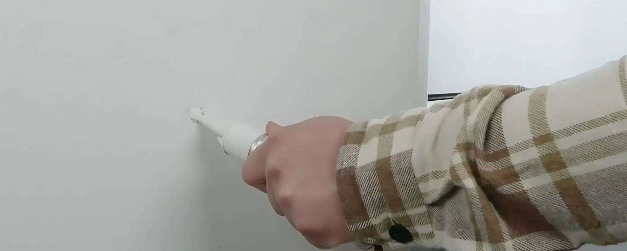 STUCCO VELOCE in offerta speciale: copri fori e crepe in pochi secondi