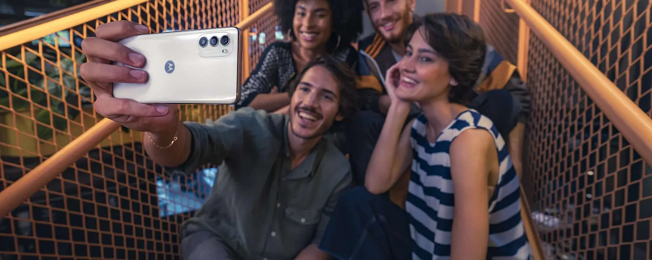 Motorola Moto G82: ora al PREZZO GIUSTO con una nuova offerta di Amazon (-75€)