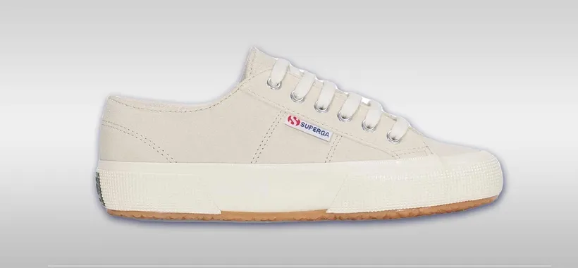 Stile iconico, comfort stellare: le scarpe Superga sono un affare a questo prezzo