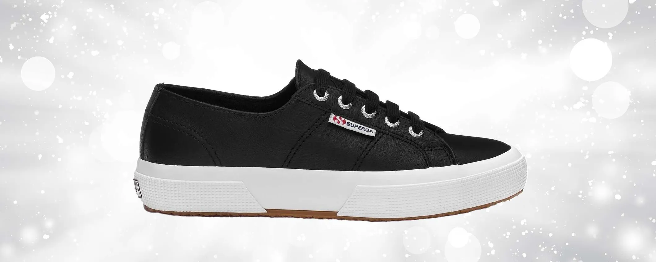 Le iconiche Superga sono in offerta: fai l'affare dell'anno su eBay