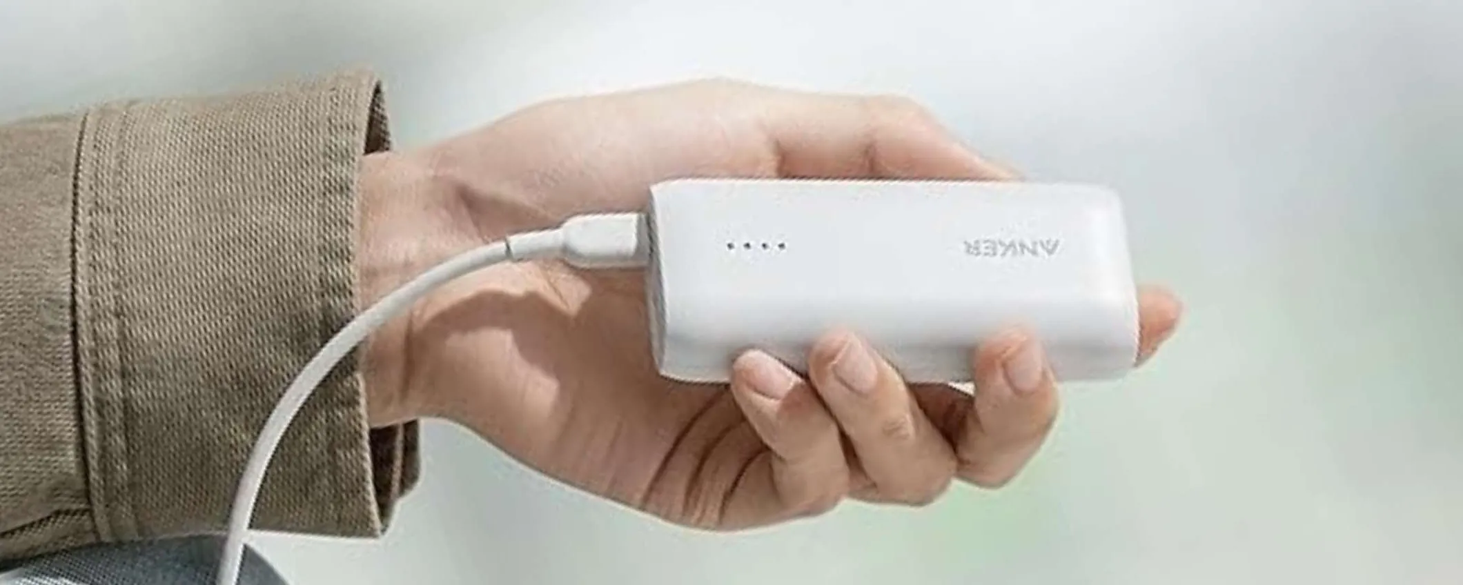 Power Bank Anker: ricarica 2 dispositivi simultaneamente e costa solo 14€