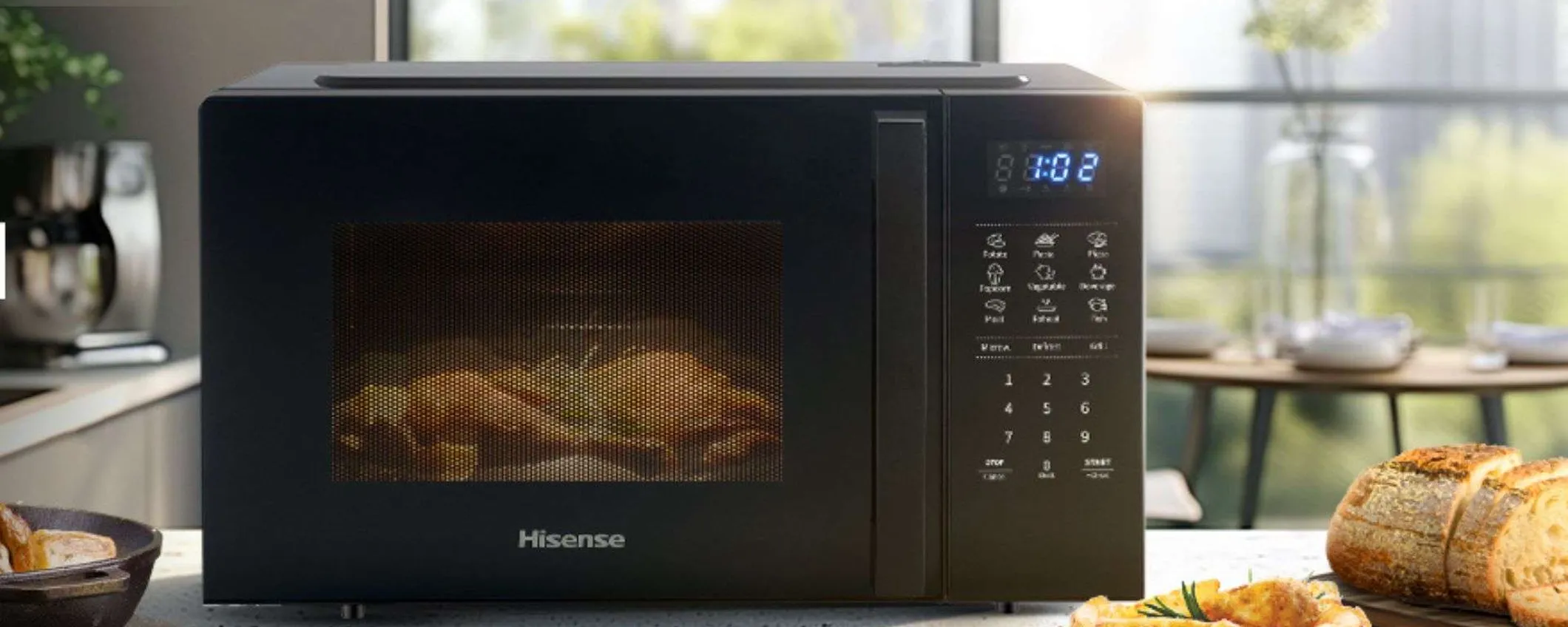 Microonde Hisense in offerta a meno di 100€: c'è anche la funzione grill