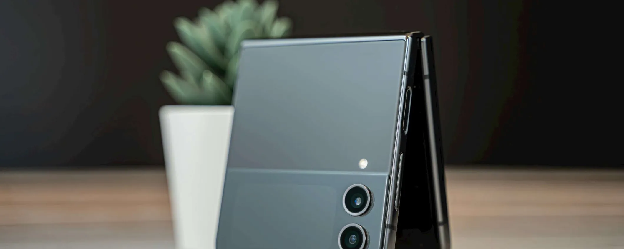 Galaxy Z Flip 8, poche sorprese: Samsung non risolve il difetto più criticato della serie