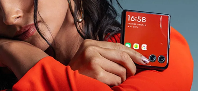 Motorola Razr 50 Ultra al minimo su Amazon: un best buy tra i pieghevoli (-40%)