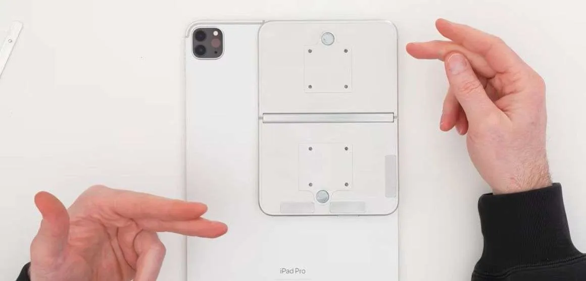 iPhone Ultra, nuovo leak video mostra il pieghevole Apple in azione