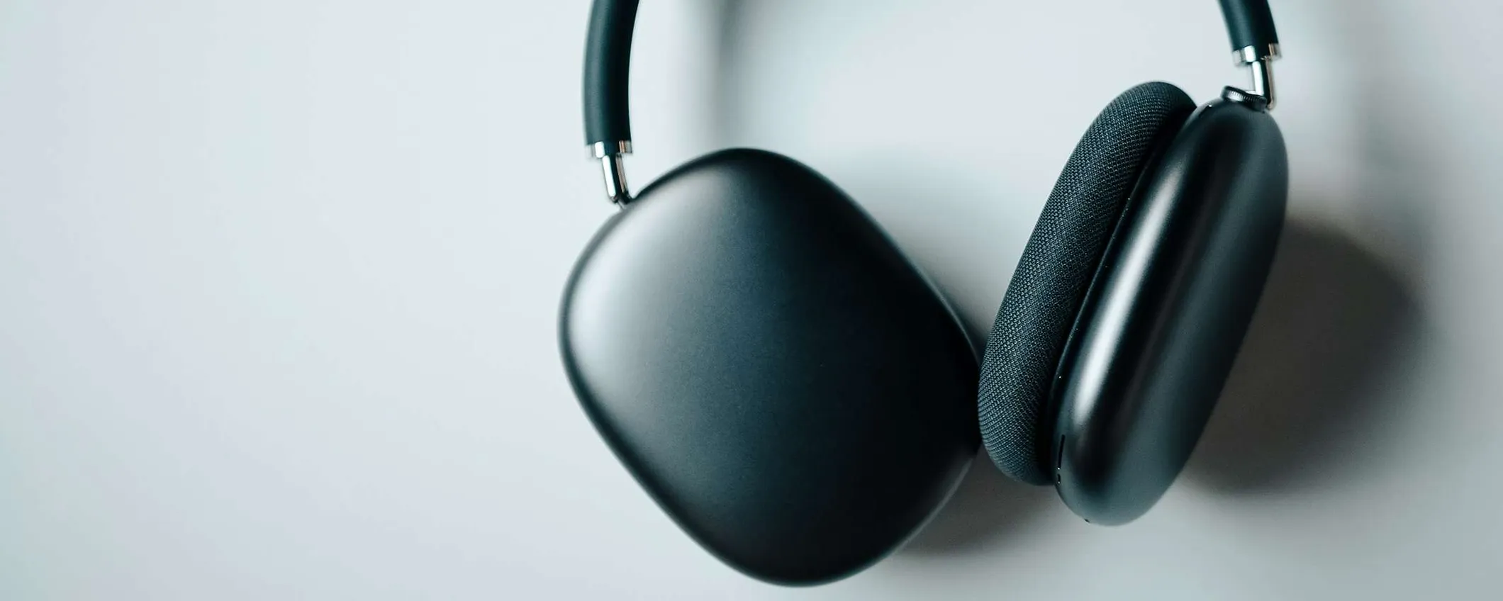 Samsung al lavoro sulle prime cuffie over-ear, rivali delle AirPods Max di Apple