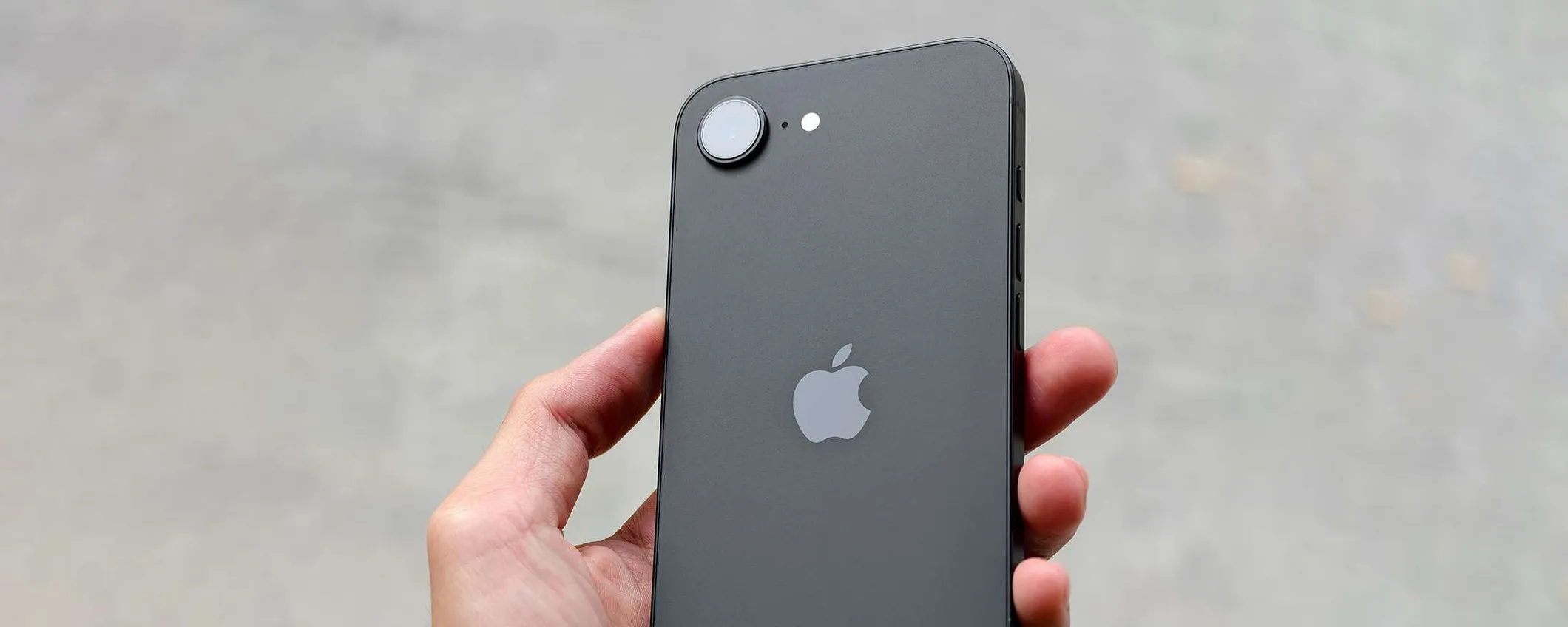 iPhone 16e con MagSafe? Ora è possibile: basta scambiare la scocca di iPhone 17e