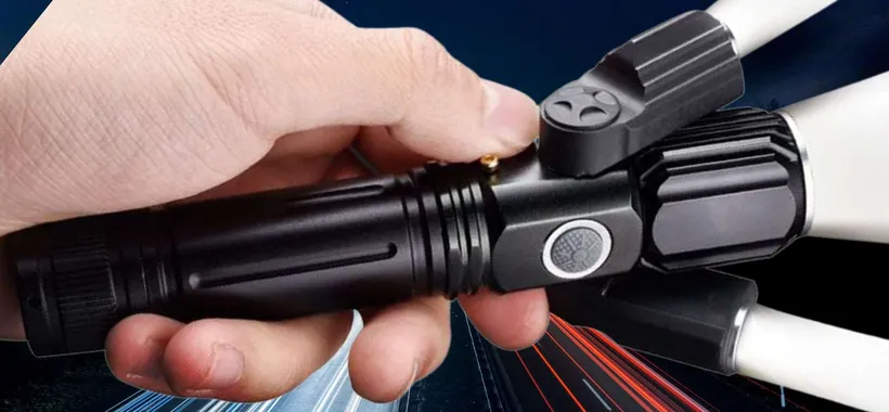 Pazzesca torcia ricaricabile con 3 teste orientabili: GENIALATA a 17€ (-50%)
