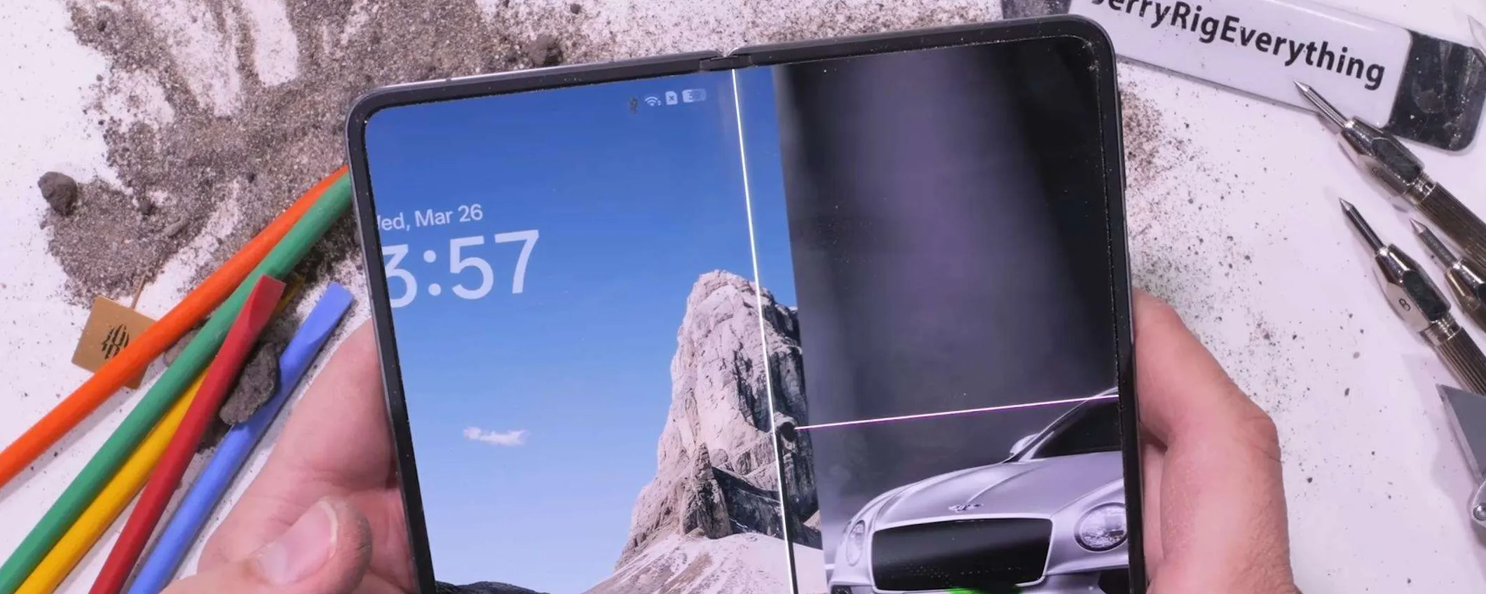 Oppo Find N5: il test di resistenza evidenzia i limiti del design super sottile