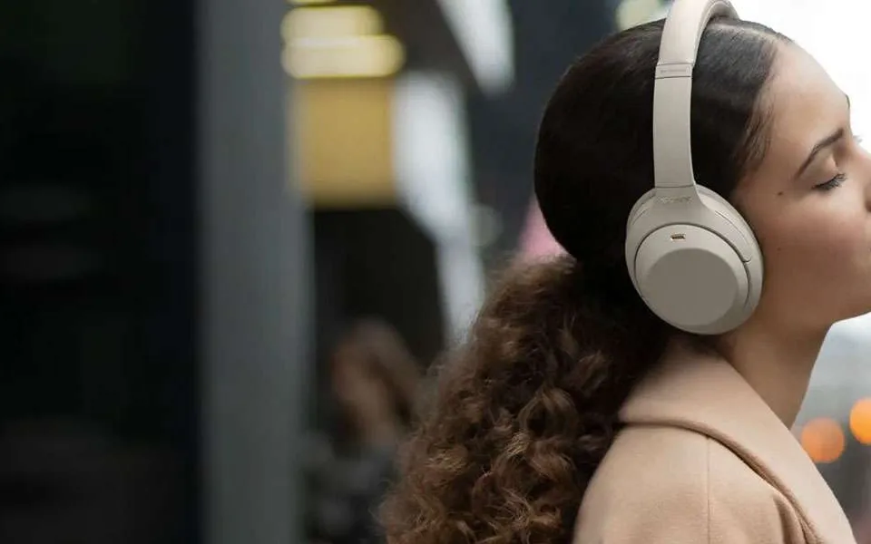 Le Sony WH-1000XM4 sono in offerta su Amazon: tue con lo sconto del 38%