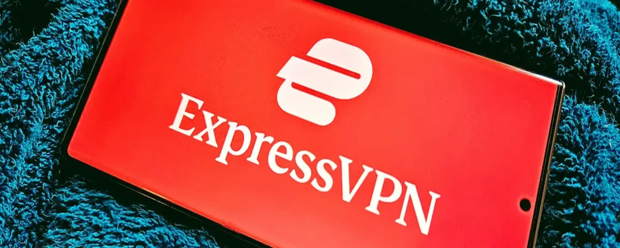 ExpressVPN blocca il tracciamento online: attivala ora con il 60% di sconto