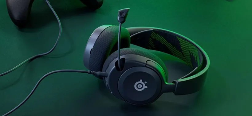 SteelSeries Arctis Nova 1X: cuffie da gaming in offerta a tempo da non perdere