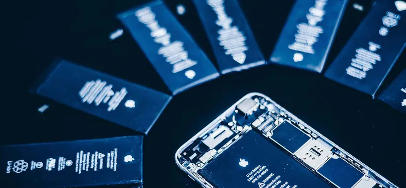 Apple ripara iPhone con batteria non originale
