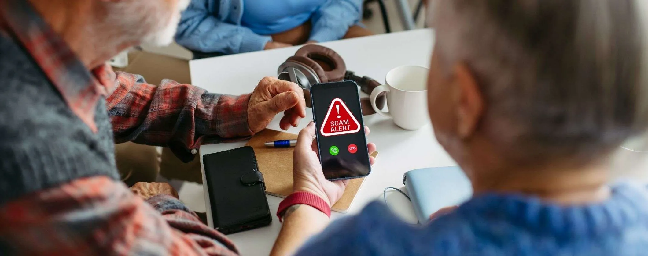 Tutti i prefissi telefonici che potrebbero nascondere una truffa