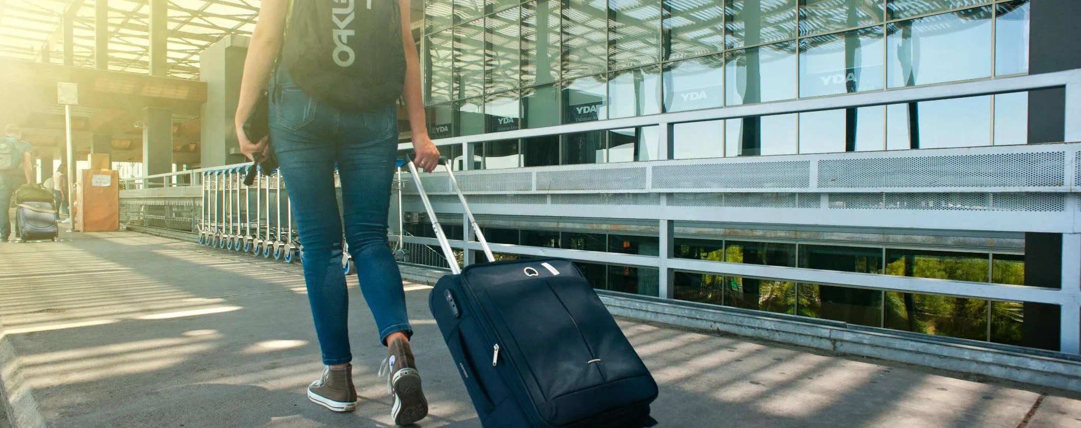 Vacanze 2025: non perdere più le valigie con questo trucco