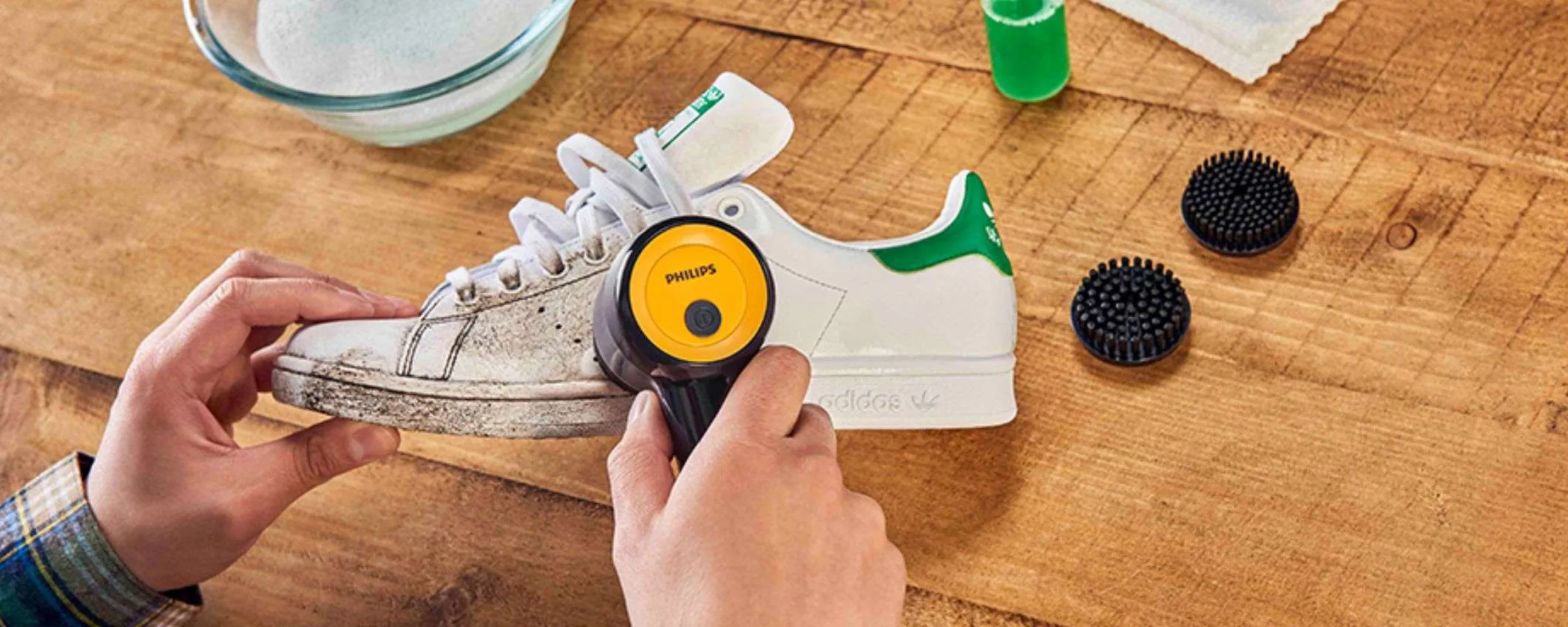 Scarpe COME NUOVE col Pulisci Scarpe Philips in offerta a 12,54 euro (-50% Amazon)