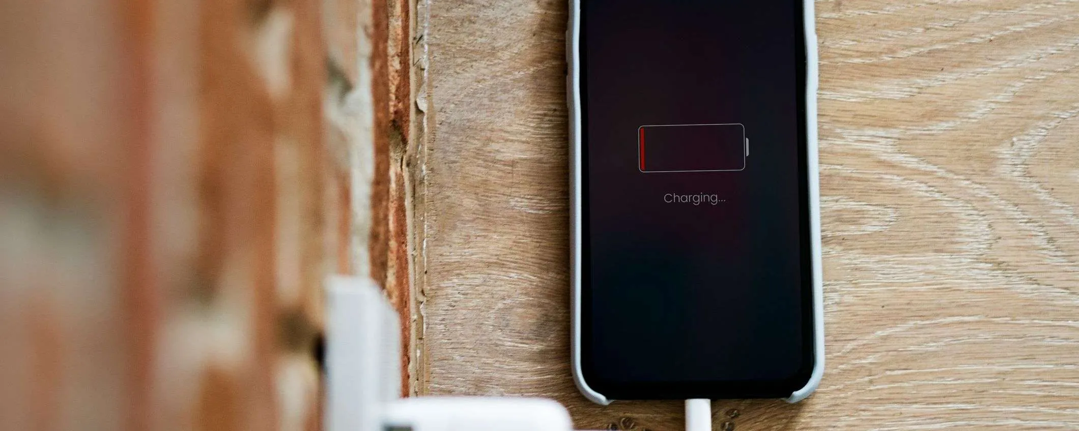 Carichi male lo smartphone ogni giorno senza saperlo