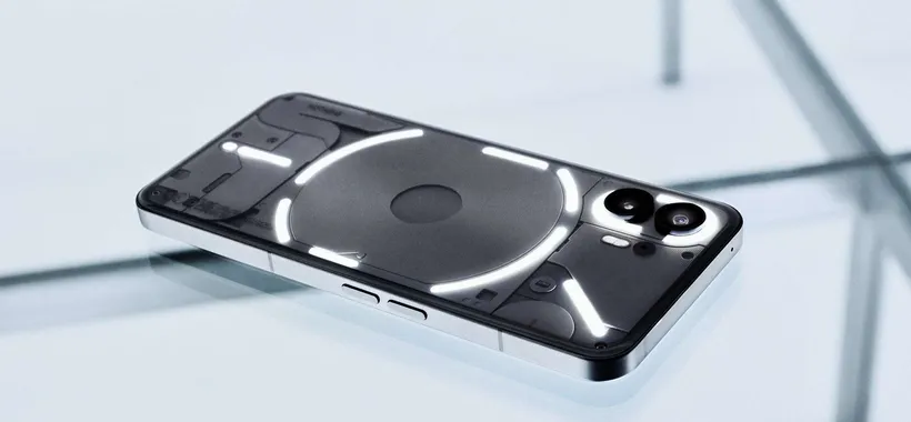 Nothing Phone (2) al nuovo MINIMO STORICO è da prendere subito