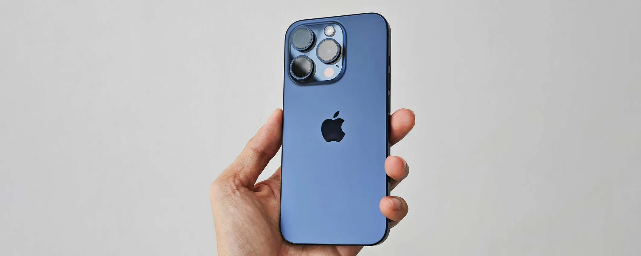 iPhone 17 Air, in questi scatti è ancora più sottile di Samsung Galaxy S25 Edge