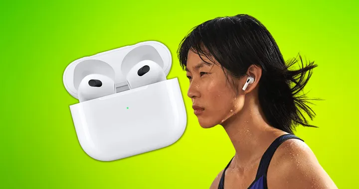 Torna lo sconto su Apple AirPods 3 gen: ti aspettano 30 ore di musica
