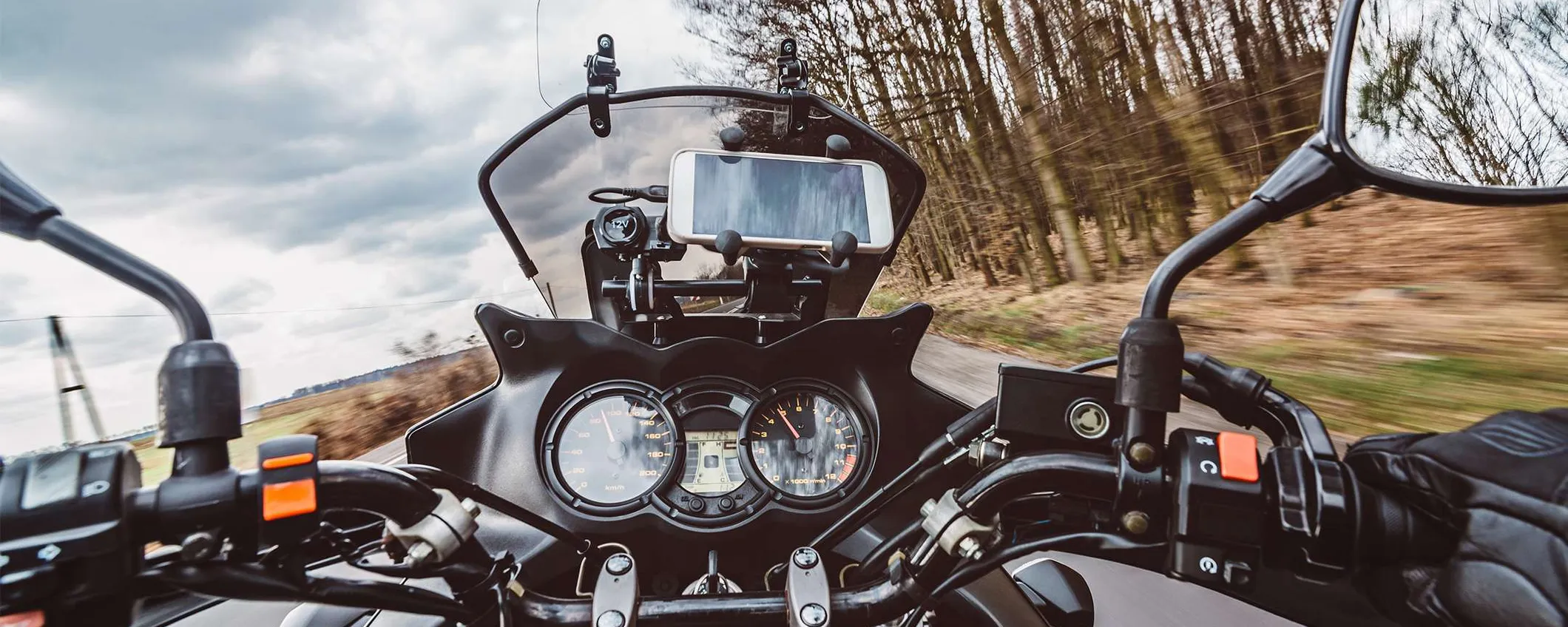 I migliori supporti per smartphone da moto