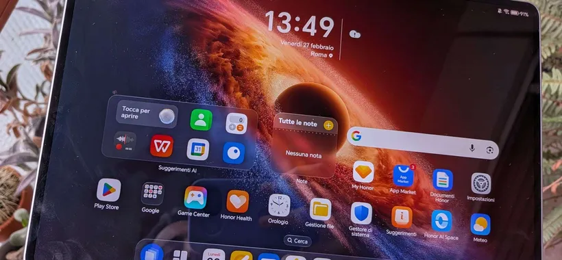Grande, potentissimo e con uno schermo spettacolare: HONOR MagicPad 4 convince (con un limite)