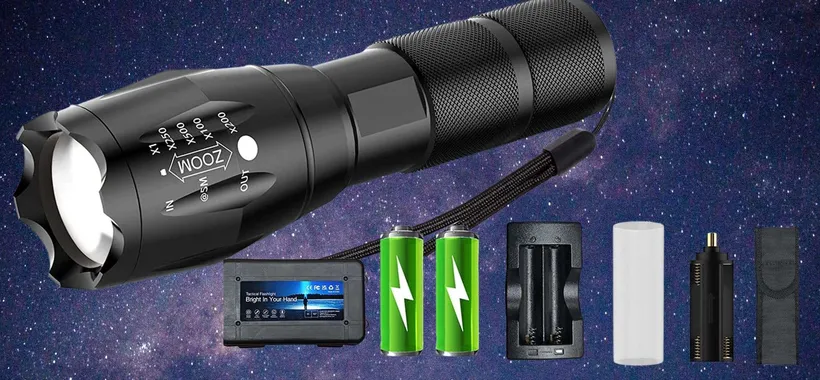 Superba torcia LUMINOSISSIMA e super accessoriata: a 15€ è un affare assurdo