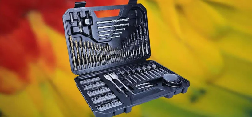 Bosch colpo GROSSO su Amazon: l'iconico kit 103 in 1 crolla a 19€