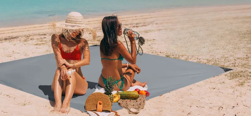 Tappetino da spiaggia GENIALE e ANTI-SABBIA in super sconto Amazon