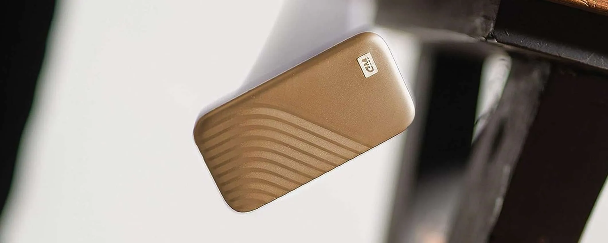 SSD esterno INDISTRUTTIBILE: ben 2TB in SUPER sconto (-44%)