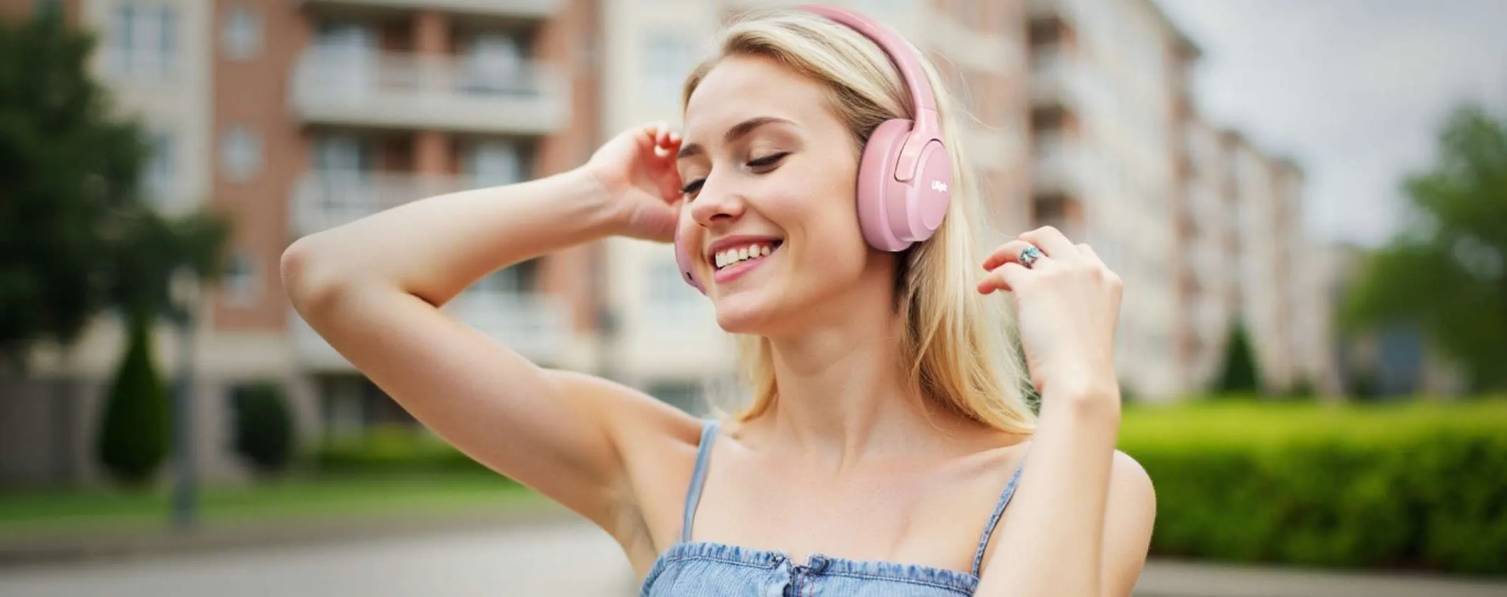 Solo 20€ per queste cuffie Bluetooth da 65 ore e 6 modalità di EQ