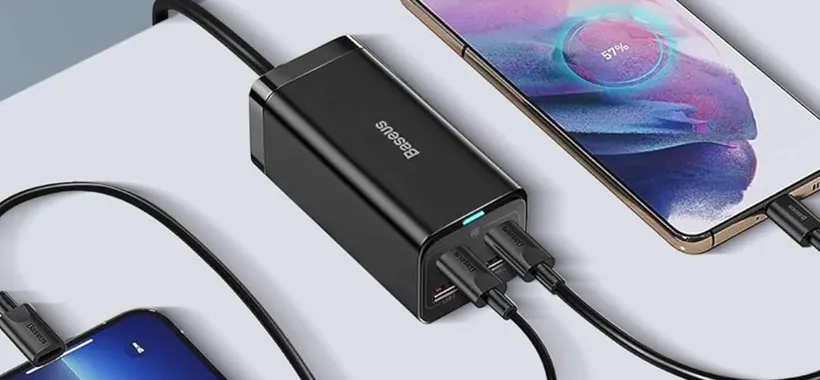 Caricatore USB-C 100W con 4 porte di ricarica in maxi sconto Amazon (-43%)