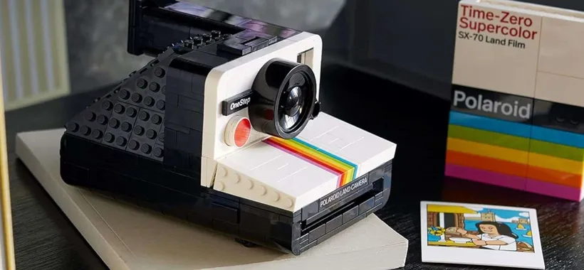 La LEGO Polaroid è tornata di moda: il set vintage perfetto oggi scontato del 25%
