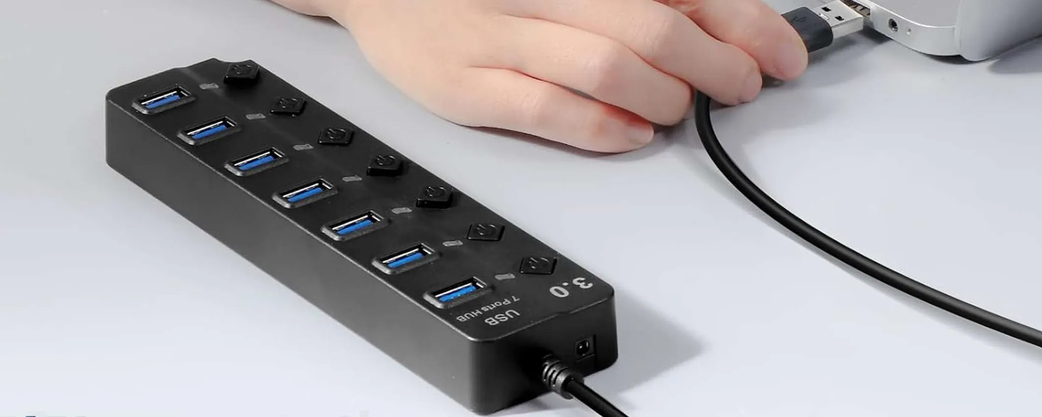 Più porte USB per il tuo PC con questa ciabatta a soli 10€ su Amazon