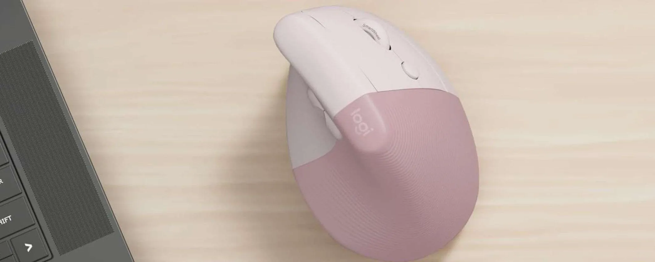 Mouse verticale Logitech Lift: sconto LAMPO su Amazon (-39%)