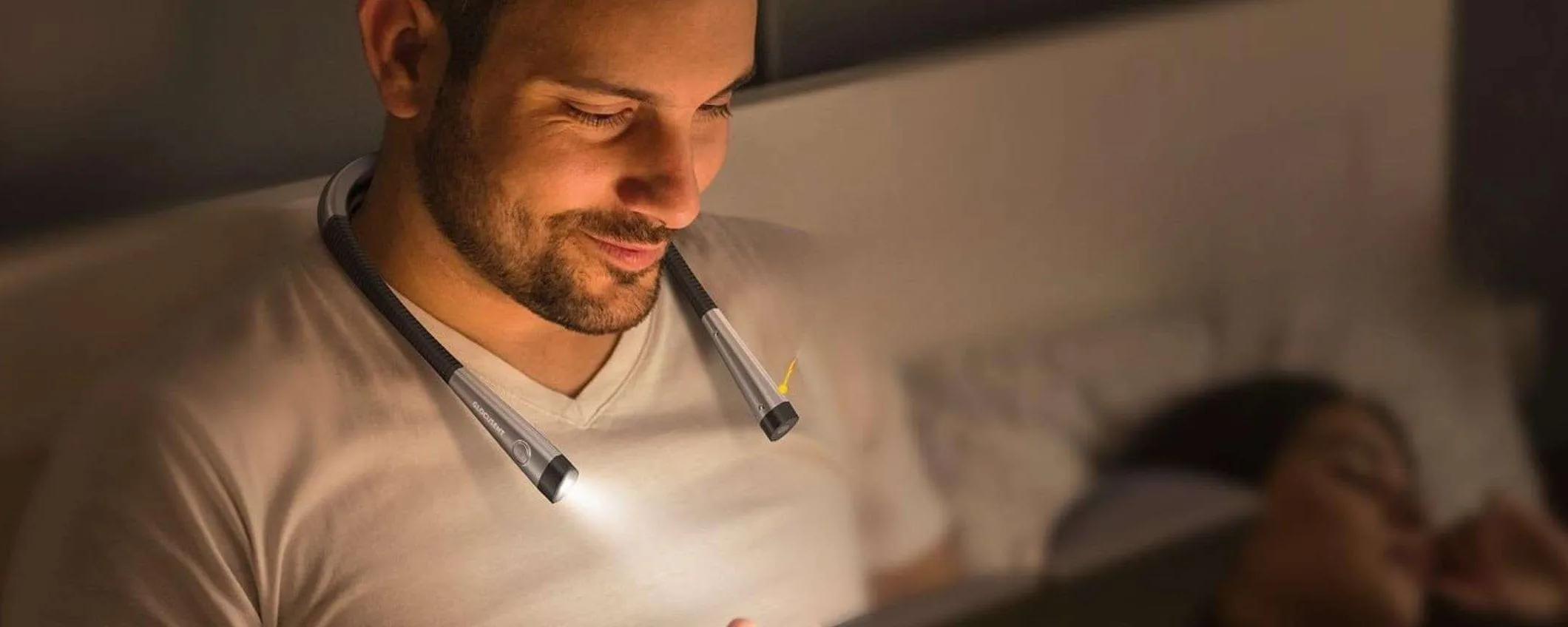 La GENIALE e comodissima lampada da lettura in offerta ad un super prezzo