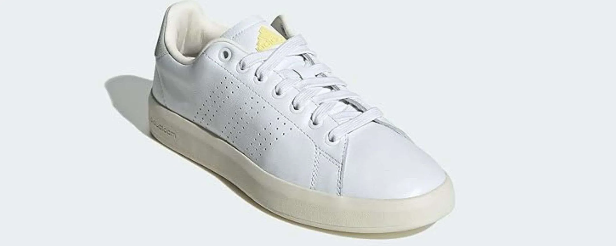 Scarpe Adidas da 32€ su Amazon: sconto fino al 67%, promo LIMITATISSIMA