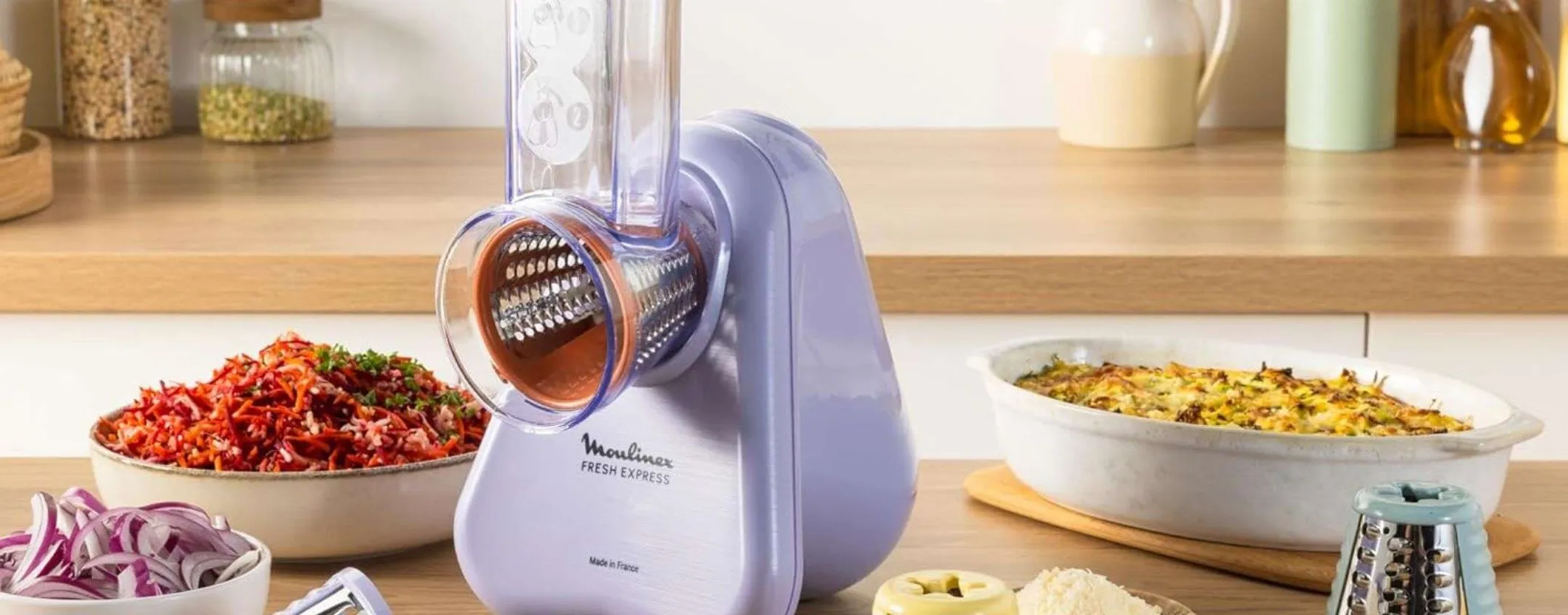 Tritatutto Moulinex 4-in-1 in OFFERTONA a 39,99€: grattugia e affetta direttamente nel piatto
