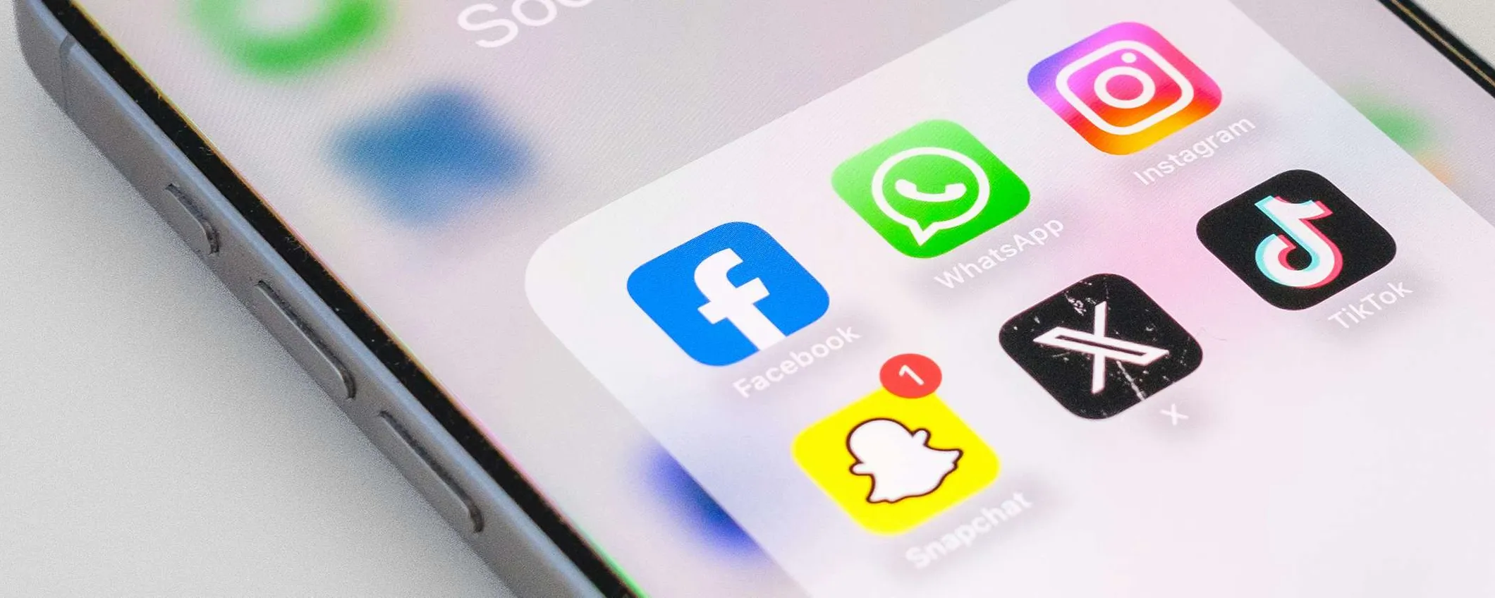 Il Regno Unito vieta TikTok e social media ai minori di 16 anni