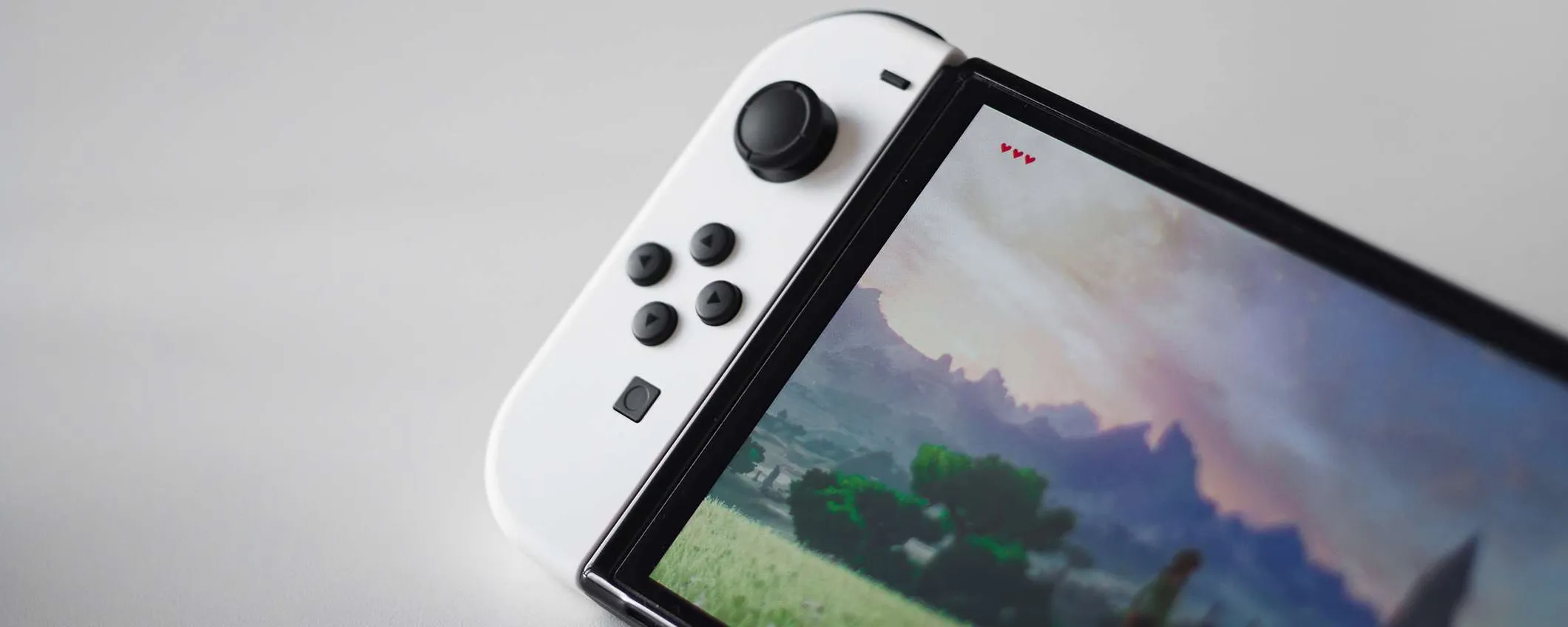 Nintendo Switch OLED ai minimi storici su eBay: il codice promo fa crollare il prezzo
