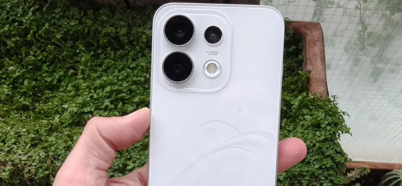 OPPO Reno16 Pro, recensione: bello, compatto e concreto (e il Bubble diverte)