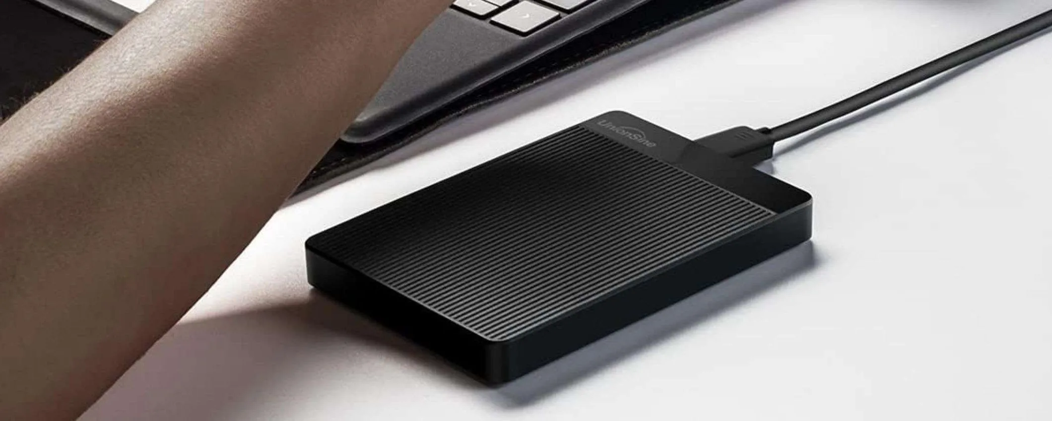 Hard disk esterno da 500GB: spazio GIGANTESCO e prezzo MINI su Amazon (28€)
