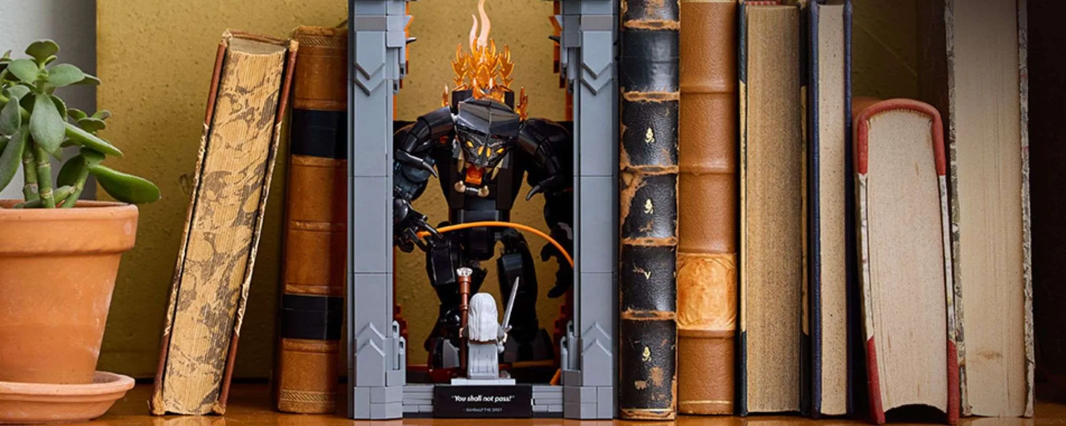 L'originale Book Nook LEGO del Balrog (Signore degli Anelli) è disponibile su Amazon