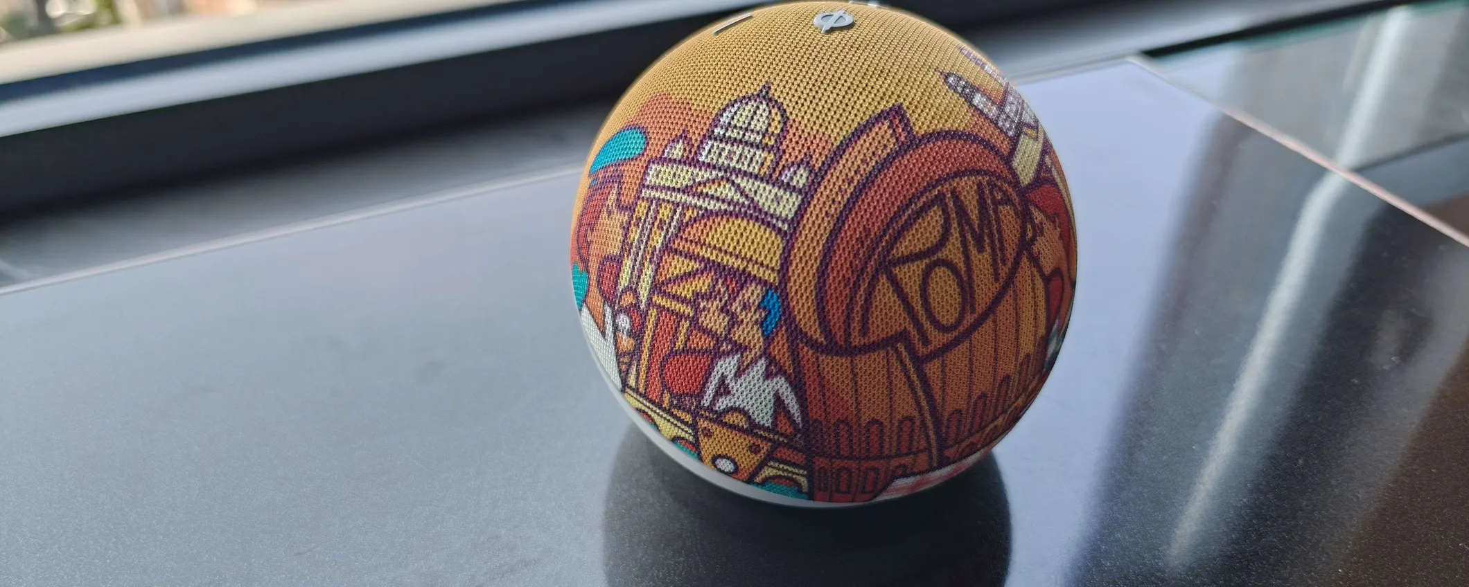 Echo Dot Roma: l’edizione limitata Amazon firmata da Ale Giorgini