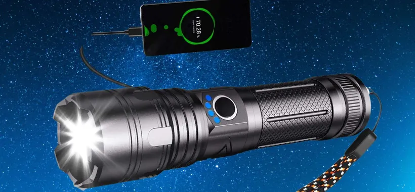 Torcia 8000 lumen SBALORDITIVA a prezzo ridicolo su Amazon (14€)
