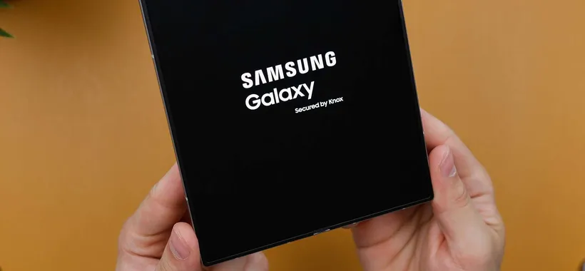 Samsung verso pieghe invisibili: per i futuri smartphone pieghevoli servirà più vetro ultra-sottile