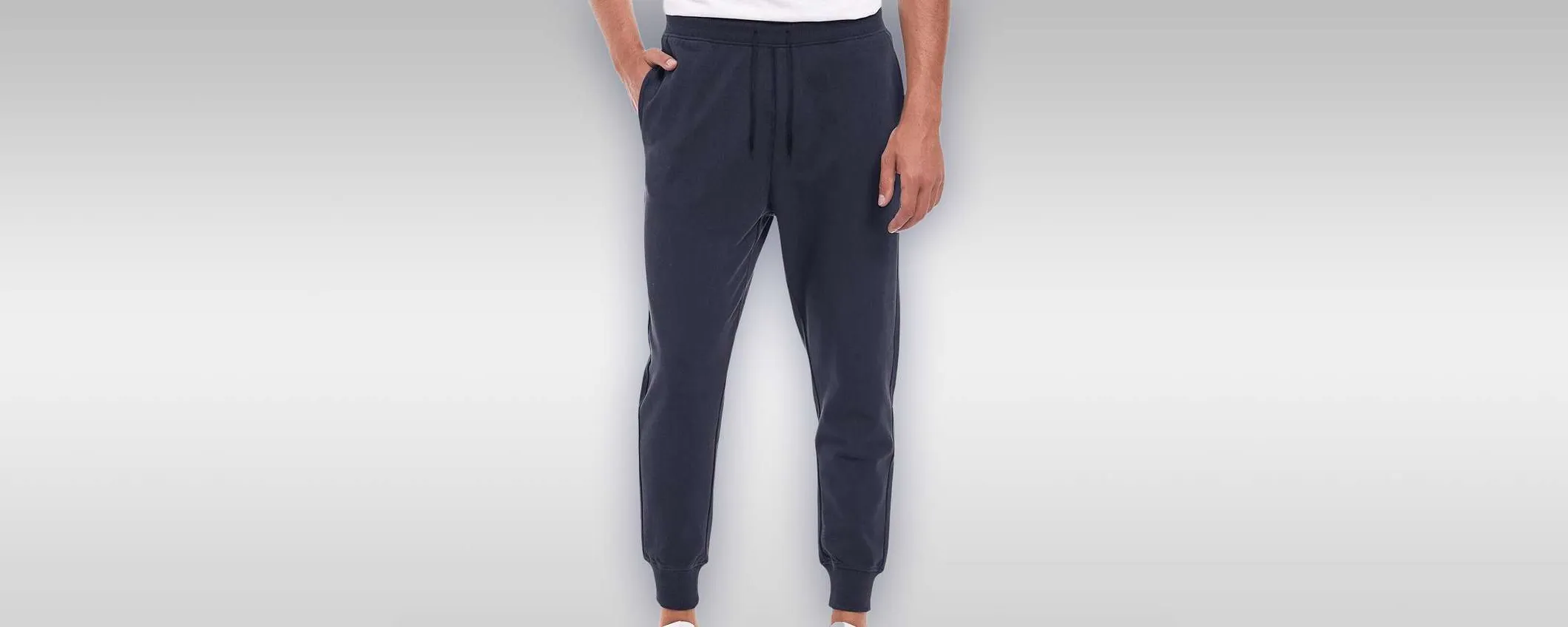 Pantaloni felpati per l'inverno in offertissima: tre pezzi a meno di 20€
