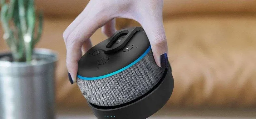 Echo Dot diventa uno speaker portatile con la super batteria in offerta