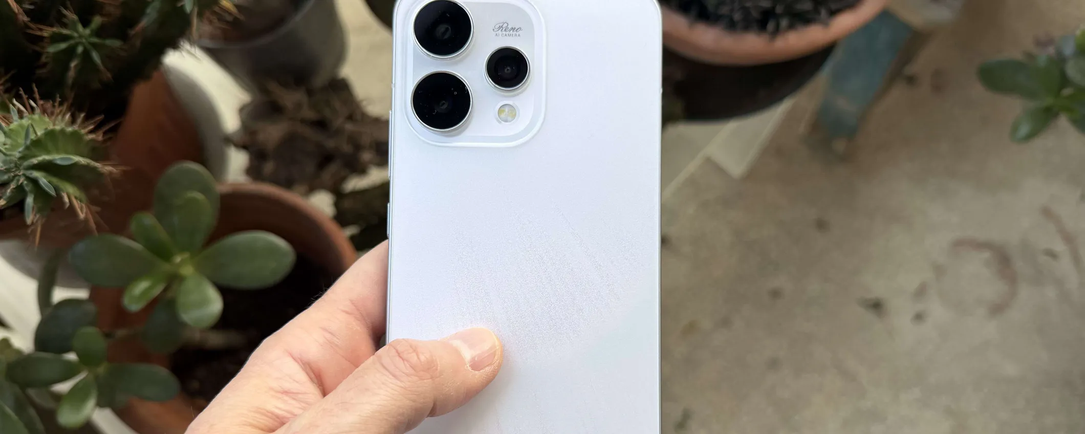 Recensione OPPO Reno15: tanta sostanza, qualche compromesso (ma la base è solidissima)